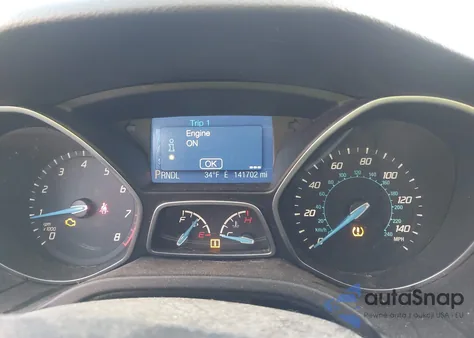 2013 Ford Focus Se z USA, uszkodzony, nr VIN 1FADP3F27DL351375